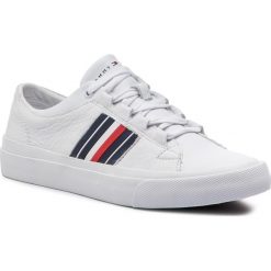 Sneakersy TOMMY HILFIGER - Corporate Leather Low Sneaker FM0FM01943 White 100. Białe sneakersy męskie TOMMY HILFIGER, na co dzień, bez wzorów, ze skóry ekologicznej, bez zapięcia. Za 449,00 zł.