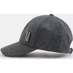 Czapka z daszkiem - Szary. Szare czapki damskie Mohito, bez wzorów. Za 39,99 zł.