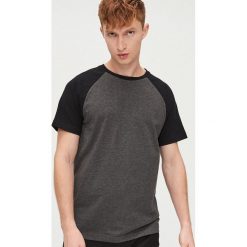 Koszulka basic baseball - Szary. Szare koszulki męskie Cropp, s, bez wzorów, bez kołnierzyka, bez rękawów. Za 29,99 zł.