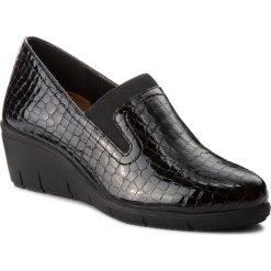 Półbuty CAPRICE - 9-24701-21 Blk Croco Pat. 064. Czarne półbuty damskie na koturnie Caprice, z materiału. W wyprzedaży za 199,00 zł.