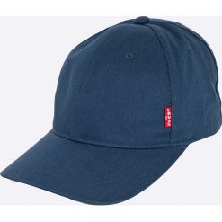 Levi's - Czapka. Niebieskie czapki męskie Levi's®, bez wzorów, z bawełny. W wyprzedaży za 99,90 zł.