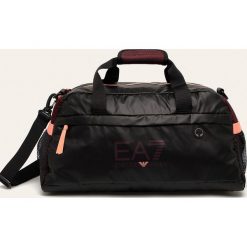 EA7 Emporio Armani - Torba sportowa. Czarne torebki damskie sportowe EA7 Emporio Armani, w paski, z poliesteru, sportowe, na ramię, bez dodatków. Za 549,90 zł.