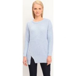 SWETER DŁUGI RĘKAW DAMSKI Z ZAMKIEM LUŹNY. Szare bez kategorii Top Secret, z dzianiny. Za 39,99 zł.