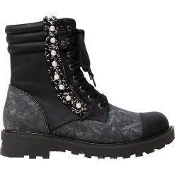Desigual Botki damskie Shoes Combat Pearl Negro 19WSTP07 2000 (rozmiar 37). Botki damskie Desigual, bez obcasa, bez zapięcia. Za 555,00 zł.