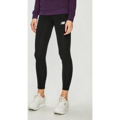 New Balance - Legginsy. Czarne legginsy marki New Balance, s, z nadrukiem, z elastanu. W wyprzedaży za 169,90 zł.
