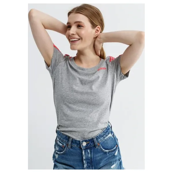 Adidas Koszulka Ss W E 3S Slim , szary, rozmiar M. Szare koszulki damskie Adidas, s, bez wzorów, z bawełny, eleganckie, bez kołnierzyka. W wyprzedaży za 79,99 zł.