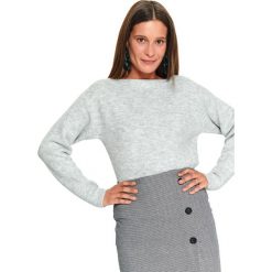 Sweter z odkrytymi ramionami. Szare swetry damskie Top Secret, na zimę, bez wzorów, z dzianiny, bez rękawów, bez kaptura. W wyprzedaży za 109,99 zł.
