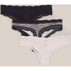 Majtki z dekoracyjną koronką 3 pack - Fioletowy. Fioletowe majtki damskie Reserved, s, z koronki. Za 49,99 zł.