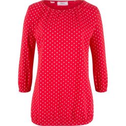 Shirt z dekoltem w łódkę, rękawy 3/4 bonprix truskawkowy w kropki. Czerwone bluzki damskie bonprix, bez wzorów, bez kołnierzyka. Za 34,99 zł.