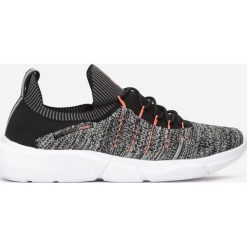 Jasnoszare Buty Sportowe Celapise. Szare buty sportowe męskie Born2be, bez zapięcia. W wyprzedaży za 79,99 zł.