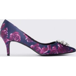 Czółenka: NA-KD Shoes Satynowe czółenka z kwiatowym deseniem - Purple,Multicolor,Navy