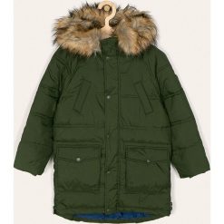 Pepe Jeans - Kurtka puchowa dziecięca Dutchman 128-180 cm. Zielone kurtki chłopięce Pepe Jeans, bez wzorów, z poliesteru, długie, z kapturem. W wyprzedaży za 449,90 zł.