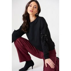 Swetry damskie: Rut&Circle Sweter z rękawem z elastyczną wstawką Thora – Black