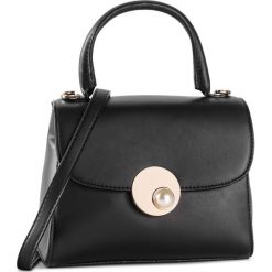 Torebka MONNARI - BAG1280-020 Black. Czarne torebki klasyczne damskie Monnari, bez wzorów, ze skóry ekologicznej, klasyczne, bez dodatków. W wyprzedaży za 119,00 zł.