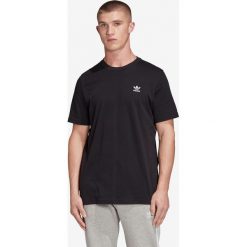 Adidas Originals Trefoil Essentials Koszulka Czarny. Czarne podkoszulki męskie adidas Originals, s, z haftami, z bawełny, z krótkim rękawem. Za 111,95 zł.