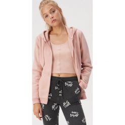 Bluza basic z kapturem - Różowy. Różowe bluzy damskie Sinsay, s, bez wzorów, bez rękawów, z kapturem. Za 39,99 zł.