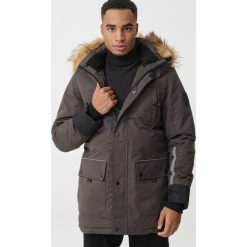 Ciemnozielona Kurtka Tyra. Zielone kurtki męskie Born2be, na zimę, s, z aplikacjami, z dresówki. Za 359,99 zł.