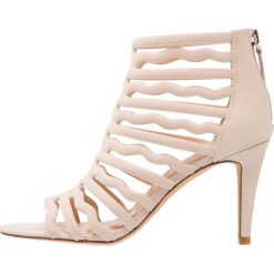 Sandały damskie: Vince Camuto CRYSTILA Sandały na obcasie nude/pink