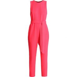 Banana Republic Kombinezon hot pink. Czerwone kombinezony damskie marki Banana Republic, z materiału. Za 379,00 zł.