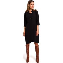 Sukienka żakietowa z gumką w tyle - czarna. Czarne sukienki damskie Style, s, bez wzorów, z elastanu, eleganckie, ze stójką, bez rękawów, mini, plisowane. W wyprzedaży za 188,00 zł.