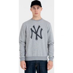 New Era - Bluza. Szare bluzy męskie New Era, s, z nadrukiem, z bawełny, z okrągłym kołnierzem, bez rękawów, bez kaptura. W wyprzedaży za 179,90 zł.
