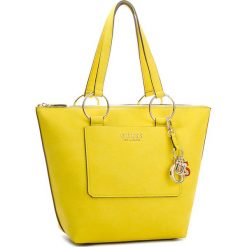Torebka GUESS - HWVG67 00230 LEM. Żółte torebki klasyczne damskie marki Guess, z aplikacjami, ze skóry ekologicznej, duże. Za 649,00 zł.