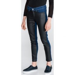 TWINSET Dżinsy Czarny Niebieski. Niebieskie rurki damskie Twinset, bez wzorów, z elastanu. Za 774,95 zł.