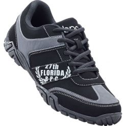 Buty sznurowane bonprix czarny. Czarne buty sportowe męskie bonprix, na sznurówki. Za 74,99 zł.
