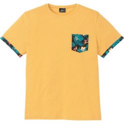 T-shirt z drukowaną kieszonką i rękawami z wywinięciem bonprix żółty. Pomarańczowe koszulki męskie bonprix, na lato, xl, z nadrukiem, bez kołnierzyka. Za 24,99 zł.