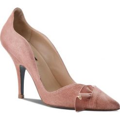 Szpilki PATRIZIA PEPE - 8V0254/A4E1-R612 Dark Cloud Rose. Różowe półbuty damskie Patrizia Pepe, z aplikacjami, ze skóry, eleganckie, bez obcasa, na obcasie, bez zapięcia. W wyprzedaży za 639,00 zł.