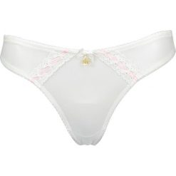 Stringi w kolorze biało-jasnoróżowym. Białe stringi damskie SUSA, w koronkowe wzory, z koronki. W wyprzedaży za 34,95 zł.