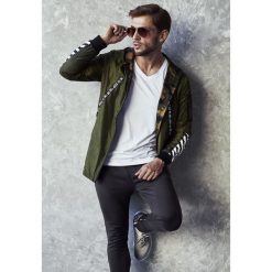 Zielona Kurtka Walking Away. Zielone kurtki męskie bomber Born2be, l, moro, z materiału, z kapturem. Za 149,99 zł.