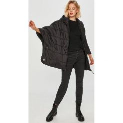 Desigual Sport - Kurtka. Czarne płaszcze damskie Desigual Sport, l, bez wzorów, z poliesteru, sportowe, krótkie. Za 469,90 zł.