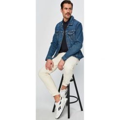 Wrangler - Kurtka jeansowa. Niebieskie płaszcze męskie Wrangler, s, bez wzorów, z bawełny, krótkie, bez kaptura. W wyprzedaży za 279,90 zł.