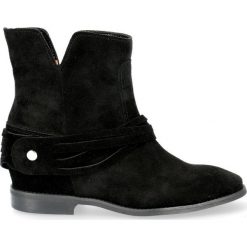 Botki czarne z ukrytą koturną. Czarne botki damskie Arturo Vicci, na jesień, boho, bez obcasa, na koturnie, bez zapięcia. Za 339,00 zł.