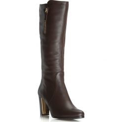 Buty damskie. Żółte kozaki damskie Wittchen, ze skóry, bez obcasa, na obcasie, bez zapięcia. W wyprzedaży za 399,90 zł.