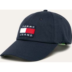 Tommy Jeans - Czapka. Niebieskie czapki męskie Tommy Jeans, bez wzorów, z bawełny. W wyprzedaży za 119,90 zł.