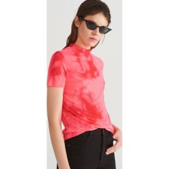 Bluzka z motywem tie-dye - Różowy. Różowe bluzki damskie Reserved, s, bez wzorów, bez kołnierzyka, bez rękawów. W wyprzedaży za 14,99 zł.