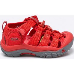 Keen - Sandały dziecięce Newport. Czerwone sandały chłopięce marki Keen, z materiału, bez zapięcia. W wyprzedaży za 139,90 zł.