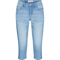 Rybaczki dżinsowe ze stretchem bonprix jasnoniebieski. Niebieskie jeansy damskie bonprix. Za 99,99 zł.