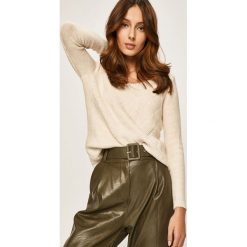 Answear - Sweter. Białe swetry damskie ANSWEAR, s, bez wzorów, z elastanu, bez rękawów, bez kaptura. W wyprzedaży za 59,90 zł.