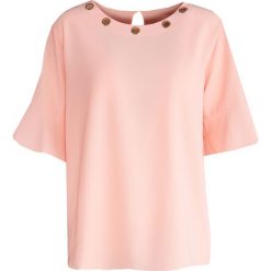Łososiowa Bluzka Jump Up. Różowe bluzki damskie Born2be, xl, bez wzorów, z tkaniny, bez kołnierzyka, bez rękawów. Za 39,99 zł.