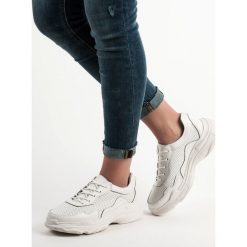 BIAŁE SKÓRZANE SNEAKERSY. Białe trampki i tenisówki damskie GOODIN. Za 151,90 zł.