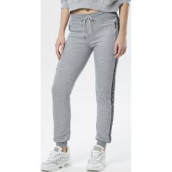 Szare Spodnie Dresowe Moreles. Szare spodnie damskie Born2be, s, z dresówki. W wyprzedaży za 49,99 zł.