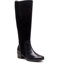 Kozaki CAPRICE - 9-25602-21 Blk Suede Comb 040. Czarne kozaki damskie marki Caprice, ze skóry, przed kolano, na wysokim obcasie. W wyprzedaży za 379,00 zł.