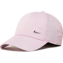 Czapka z daszkiem NIKE - 943092 663 Różowy. Różowe czapki damskie Nike, bez wzorów, z poliesteru. Za 79,00 zł.