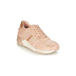 Buty Xti 49014. Różowe trampki i tenisówki damskie Xti, bez wzorów, bez zapięcia. Za 259,00 zł.