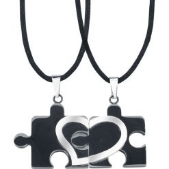 Puzzle Heart Wisiorek + Rzemyk standard. Czarne łańcuszki męskie Puzzle Heart, ze stali. Za 99,90 zł.