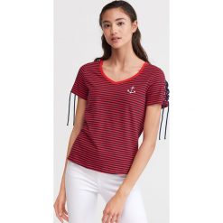 T-shirt z dekoracyjnymi sznurkami - Wielobarwny. Szare t-shirty damskie Reserved, s, bez wzorów, bez kołnierzyka. W wyprzedaży za 19,99 zł.