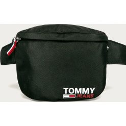 Tommy Jeans - Nerka. Niebieskie nerki damskie Tommy Jeans, w paski, z poliesteru, małe, bez dodatków. Za 229,90 zł.
